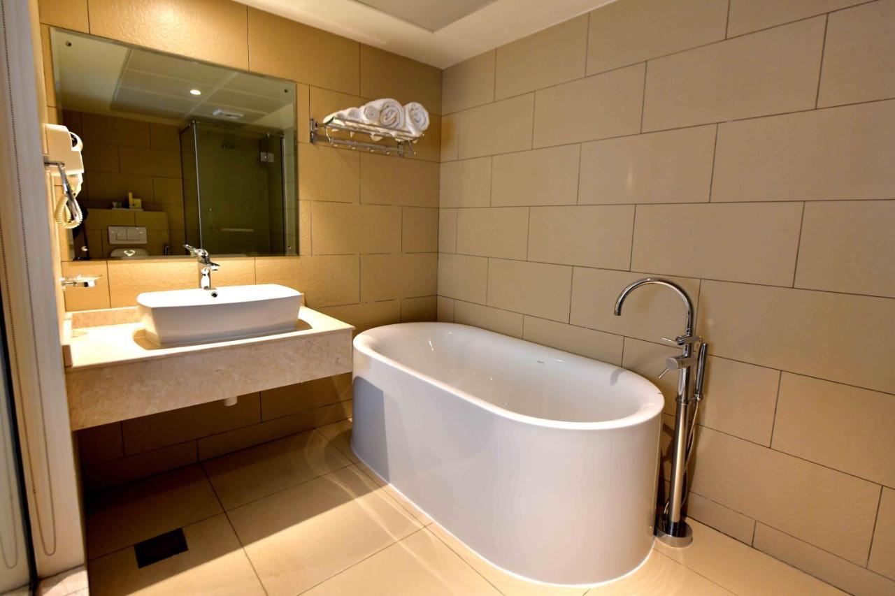 Be Inn Hotel Seeb Luaran gambar